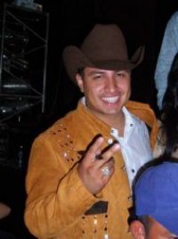 Exito en la presentaciòn de Juliòn Alvarez!