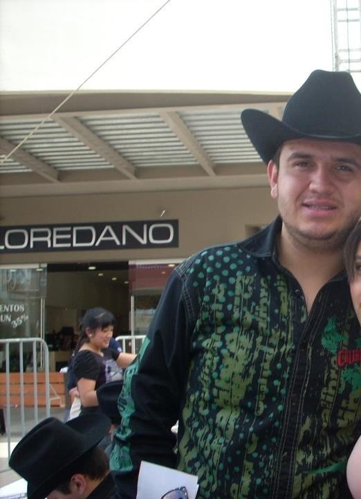 316540_287117624648927_100000520742436_1049380_167773296_n