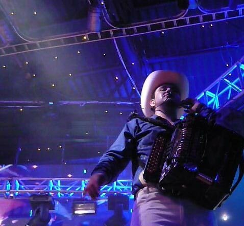 291745_2359586950204_1266205767_32959293_2819204_n