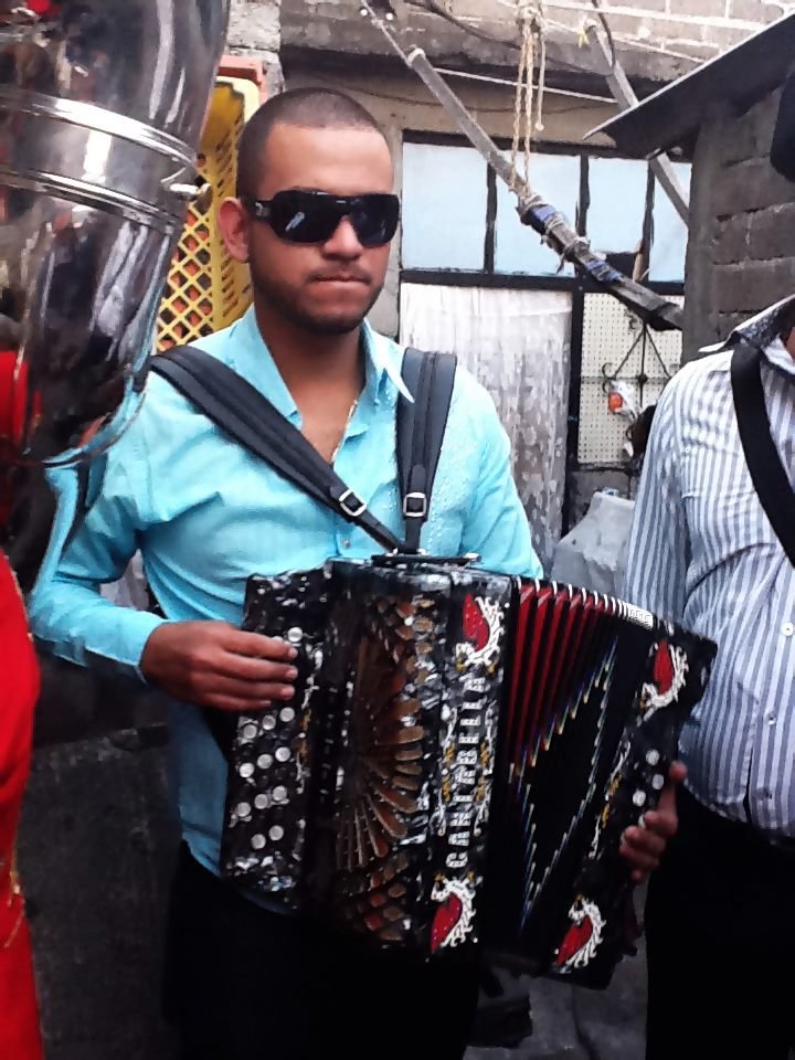 tocando la cochi al millon